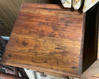 Vintage Wooden End Table W/ 1 Door