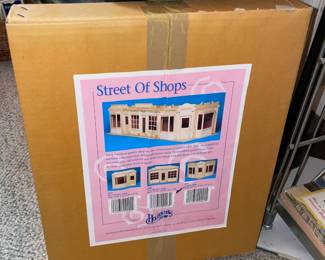 BRAND NEW Street Of Shops Miniature Diorama Scene Kit