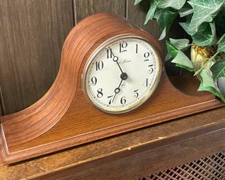 Mantle Clock