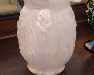 Fenton Daffodil Vase