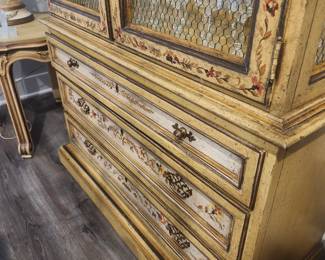 Cabinet 3 Drawers