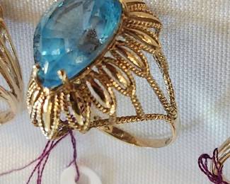 Topaz 6.95 Grams