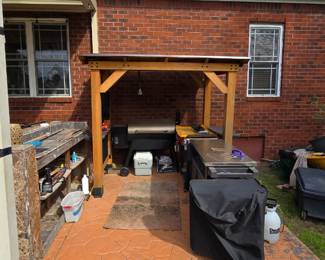 Grills, geittles, outdoor entertainment