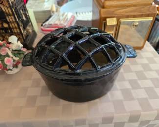 cast iron lattice-top wood stove steamer humidifier,