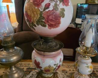 Antique Victorian Hand Painted Roses Gone With The Wind Oil Lamp
