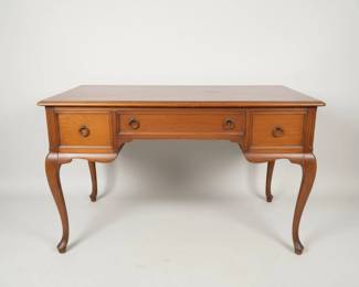Thomasville Queen Anne Style Writing Desk