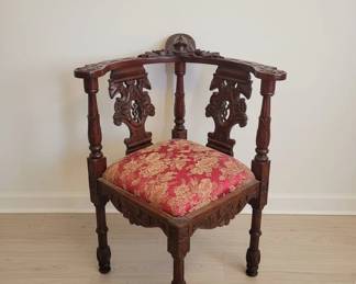 Antique Italian Renaissance Revival Carved Walnut Corner Chair