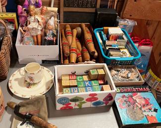 Many vintage toys and games to be sold.