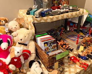 Items Located in The Lower Level 2nd Bedroom ~ Christmas & Holiday ~ Toys ~ Sorts Collectibles