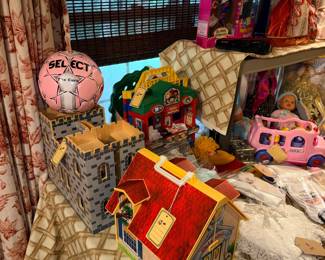 Items Located in The Lower Level 2nd Bedroom ~ Christmas & Holiday ~ Toys ~ Sorts Collectibles
