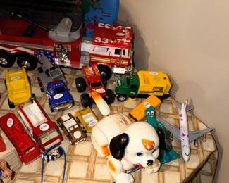 Items Located in The Lower Level 2nd Bedroom ~ Christmas & Holiday ~ Toys ~ Sorts Collectibles