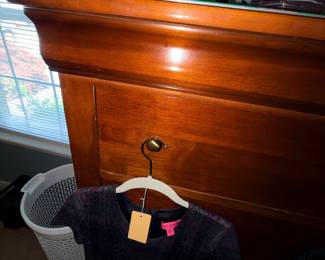 Items Located in The 1st Bedroom