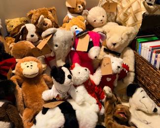 Items Located in The Lower Level 2nd Bedroom ~ Christmas & Holiday ~ Toys ~ Sorts Collectibles