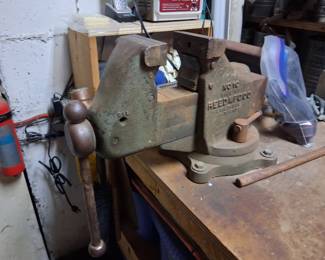 Reed Manufacturing Company NO.1C bench vise