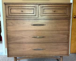 Broyhill Premier Sculptra Walnut Vintage Tall Dresser