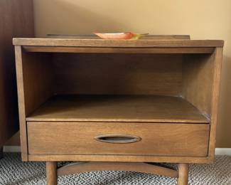 Broyhill Premier Sculptra Walnut Vintage Nightstand