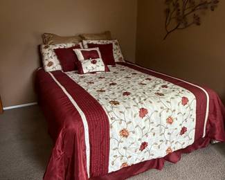 Broyhill Premier Sculptra Walnut Vintage Queen Headboard w/ Mattress