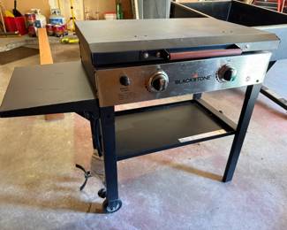 rarely used blackstone giddle with cover