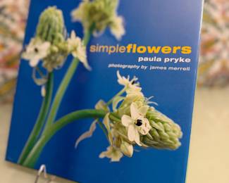 Simple Flowers by Paula Pryke (Hardcover Book)