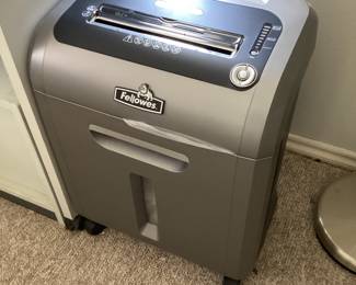 Paper shredder