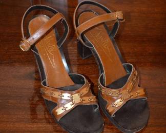 1980s Van Eli Europa Brown Leather Sandals