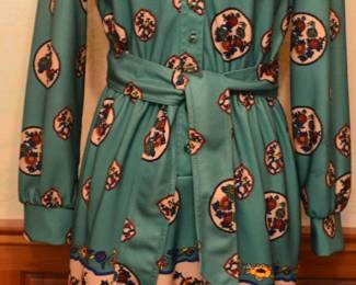 1970s Leslie Fay Asian Novelty Print Dress