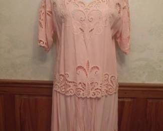 1980s Indonesian Rayon Blend Lace Cutwork 2 piece