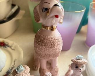 vintage poodle mam and her babaies