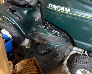 Craftsman working riding lawnmower