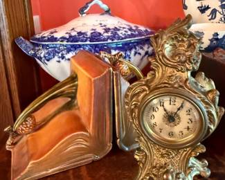 ROSEVILLE BOOKENDS & VINAGE CLOCK