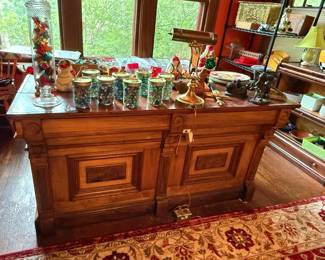 ANTIQUE DESK