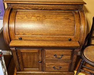 Roll top desk
