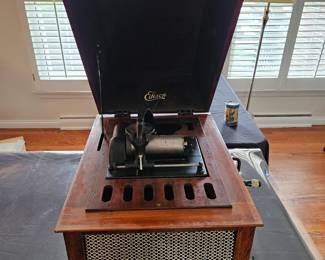 Edison Amberola cylinder phonograph Model 30