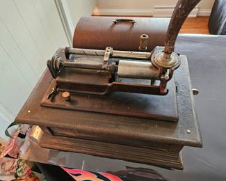 Edison Idelia phonograph