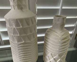 Decorative vases 