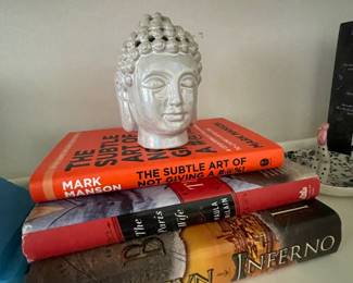 Buddha and books 