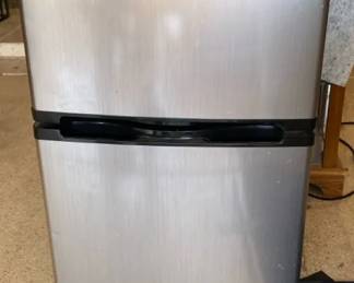 Small Refrigerator Freezer