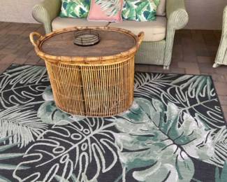 Very Cute Wicker Two Seat Couch With Table And Rug