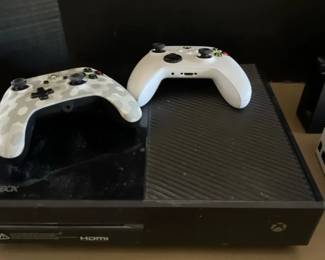 Xbox One With Controllers