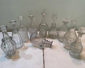 275 assortedvintageglassdecanterset