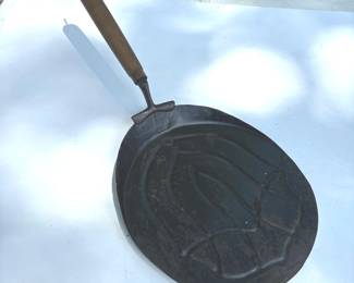 095 antiquemetalpielifterwithpennsylvan