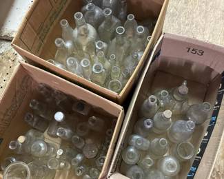 106 largelotantiqueclearglassbottles