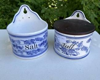 020 setof2vintagegermanbluefloralcera