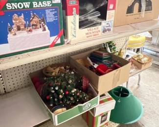 162 holidayvillagepiecesdept56tunnelan