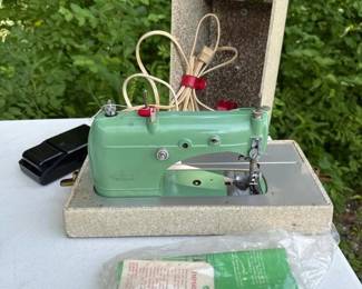 408 bellportableelectricsewingmachine