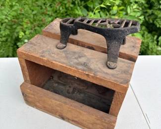190 antiquecastironstarbootscraperwith