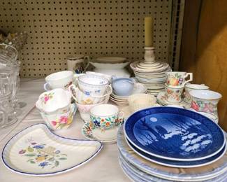 371 vintagebonechinateacupssaucersdecor