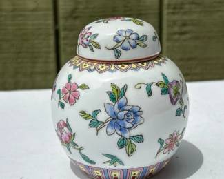086 smallchineseceramicgingerjarwithfl