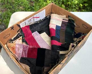 513 boxofmixedvintagehandmadequiltsqua