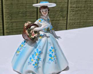 350 leftonchinasouthernbelleladyfigurin